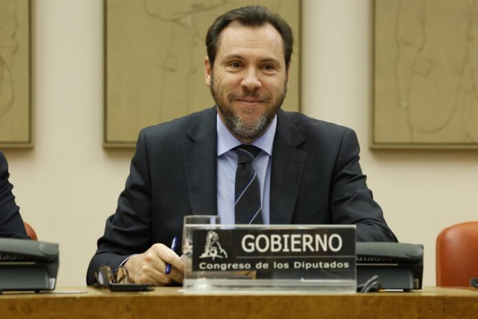 El ministro de Transportes y Movilidad Sostenible, Óscar Puente, ha explicado que únicamente solicitará al Ayuntamiento de Madrid talar un único árbol para llevar a cabo el proyecto de Adif en Atocha.