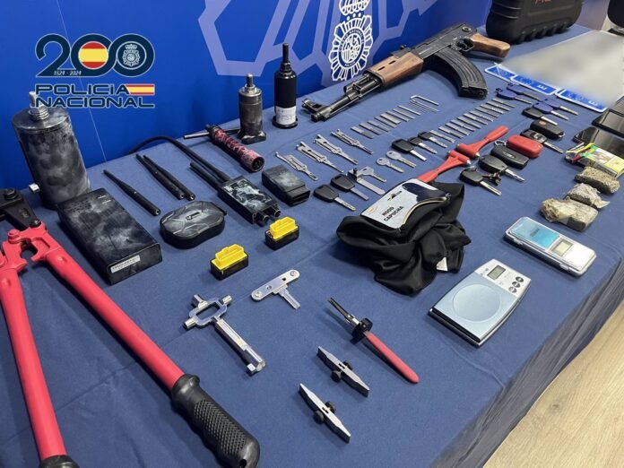 banda roba coches caraBANCHEL