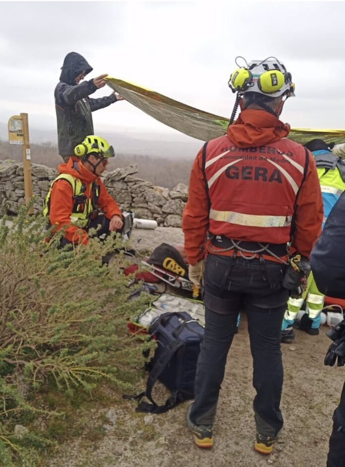rescate senderista en la sierra rescate senderista en la sierra