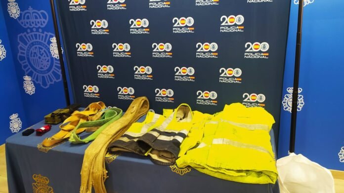 Sucesos.- Cae una banda que arrancaba de cuajo cajeros con grúas robadas y los desguazaban en El Molar