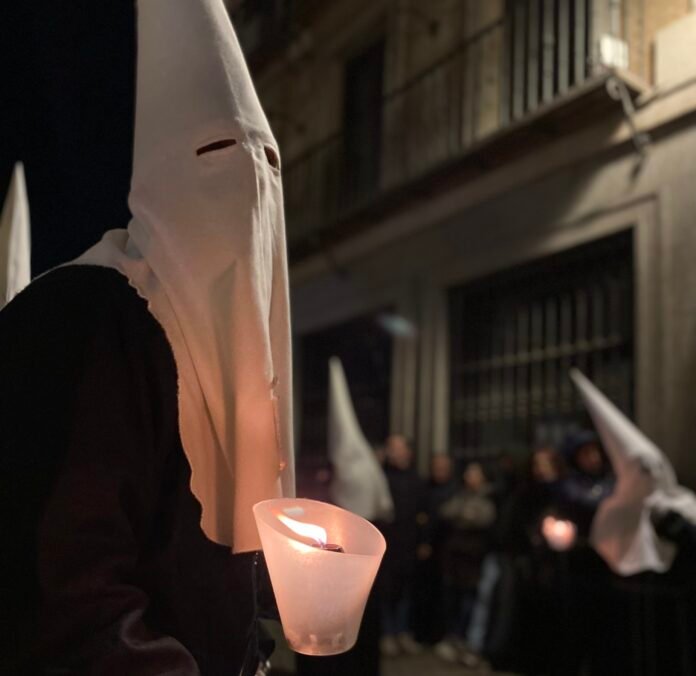 Procesión Virgen de la Soledad Alcalá de Henares Foto a Foto