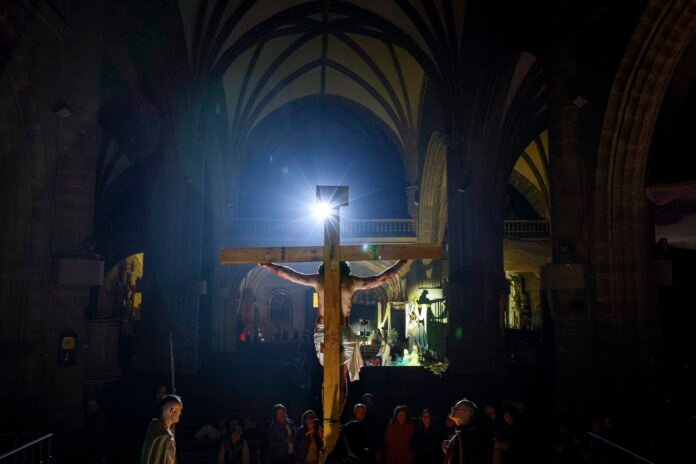 Colmenar Viejo escenifica 13 momentos de la Pasión, Muerte y Resurrección de Cristo