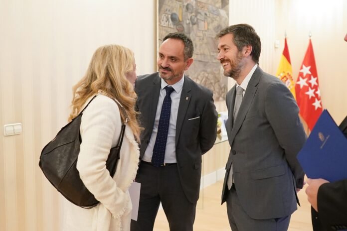 alcalde de Mostoles y Presidenta comunidad de madrid