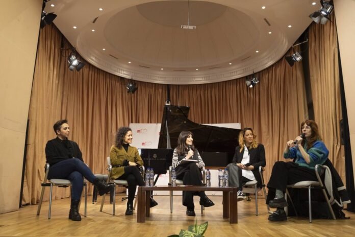 Creadoras reivindican la autoría femenina: