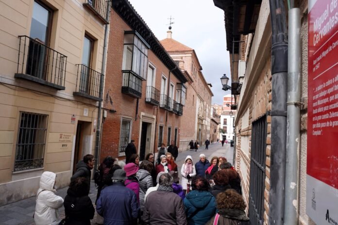 Alcalá/8M.- Un grupo de 80 personas participan en la visita guiada por las mujeres de la historia de la ciudad