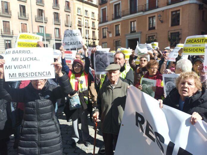 mayores de Orcasitas se manifiestan