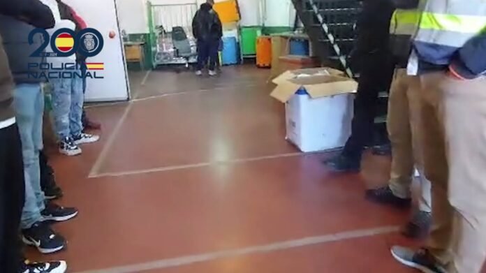 Sucesos.- Detenido un colombiano y su hijo por explotar laboralmente a sus trabajadores en una nave de Alcalá
