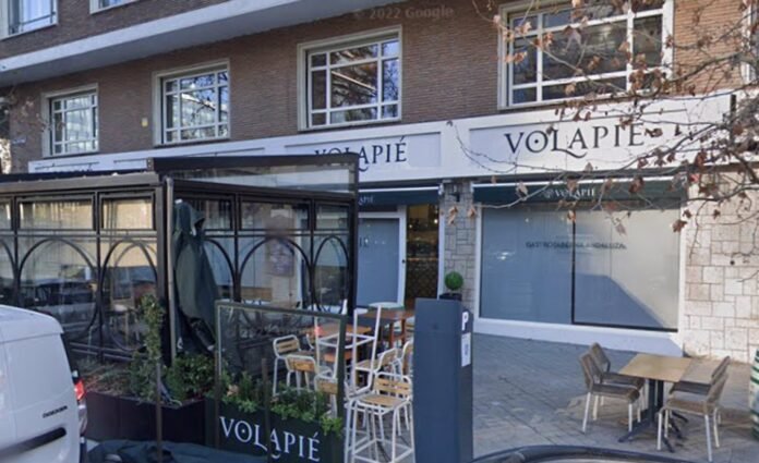 Detenido un camarero y un ayudante de cocina de un restaurante por sustraer de allí productos ibéricos caros Detenido un camarero y un ayudante de cocina de un restaurante por sustraer de allí productos ibéricos caros