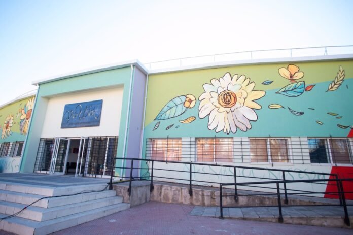 encuentro juvenil en el auditorio Paco de Lucía