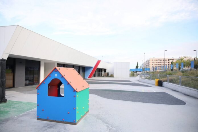 Familias del CEIPSO Miguel de Cervantes critican que se elimine el próximo curso uno de los grupos para 3 años Familias del CEIPSO Miguel de Cervantes critican que se elimine el próximo curso uno de los grupos para 3 años