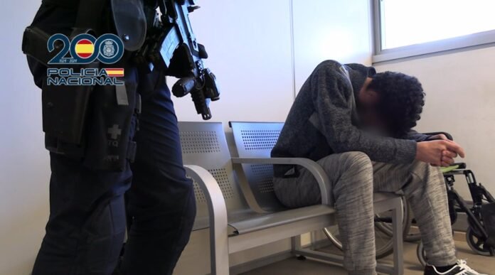 Policía traslada a 'El Pastilla' el preso detenido en Alemania que se fugó de la cárcel antes de Nochebuena Policía traslada a 'El Pastilla' el preso detenido en Alemania que se fugó de la cárcel antes de Nochebuena