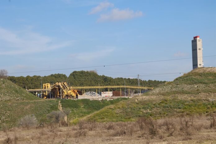 El Pleno insta a la Comunidad y al Ayuntamiento al cese de la incineradora de Valdemingómez