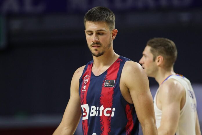 El Real Madrid llega a Vitoria a un partido de cerrar su pase a una nueva 'Final a Cuatro' de la Euroliga