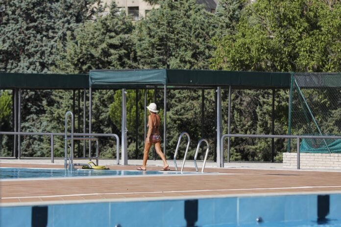 Madrid abrirá 28 piscinas municipales este verano