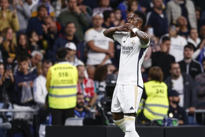 El Real Madrid golea a un débil Alavés