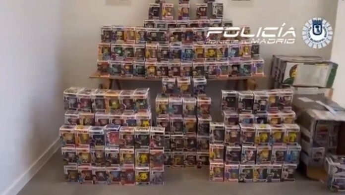 Sucesos.- Incautados 464 muñecos 'funko' falsificados del mercadillo de Vía Lusitana
