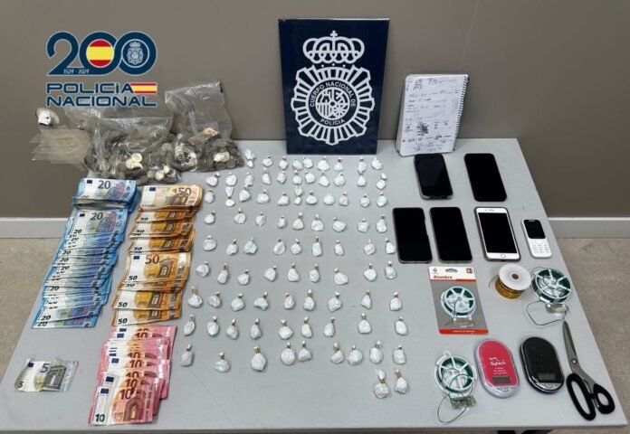 Desmantelan un 'narcopiso' en Tetuán especializado en 'telecoca' y otro en Villaverde con variedad de drogas Desmantelan un 'narcopiso' en Tetuán especializado en 'telecoca' y otro en Villaverde con variedad de drogas