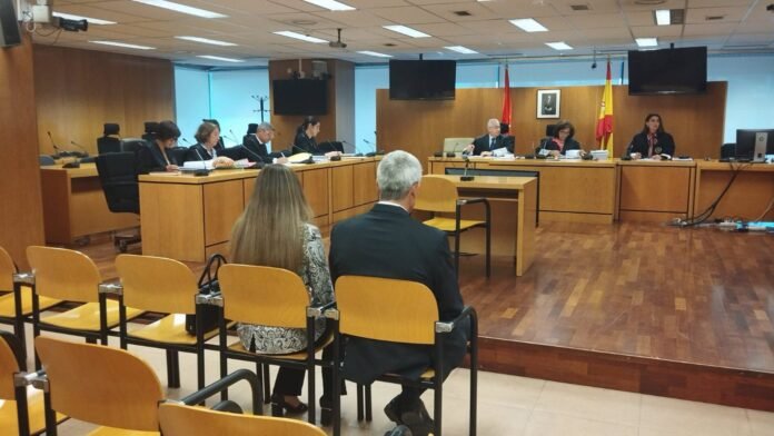 Una conductora que atropelló mortalmente a dos mujeres se derrumba ante el tribunal: