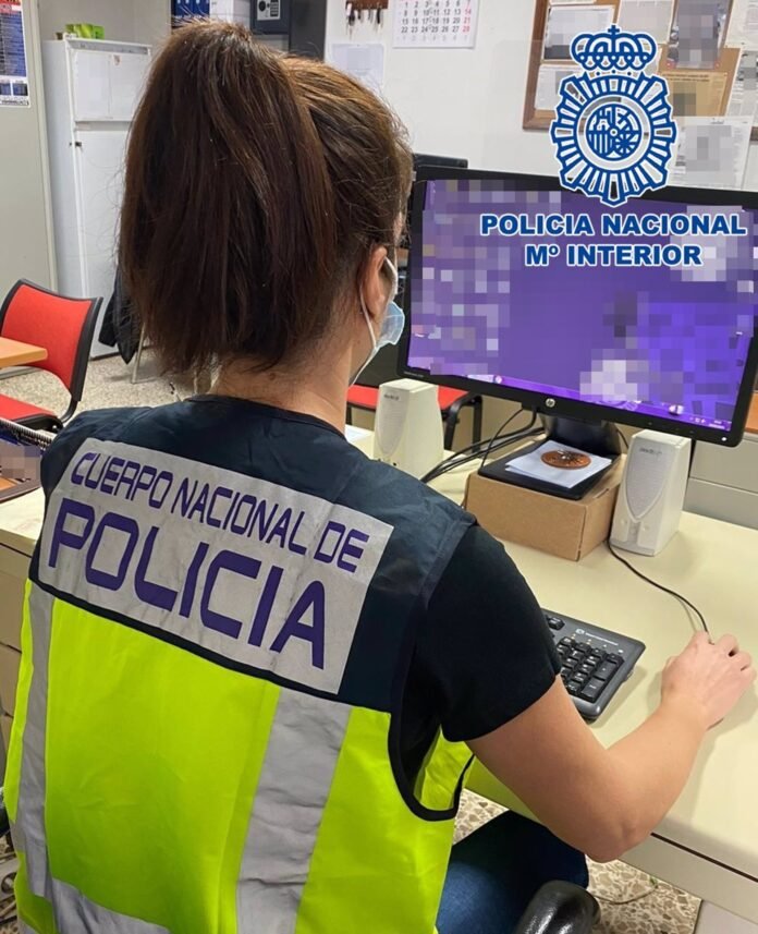 Detenidos cinco individuos por la posesión de más de 1.300 archivos de pornografía infantil Detenidos cinco individuos por la posesión de más de 1.300 archivos de pornografía infantil