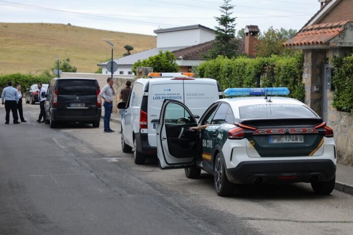 Hallan los cadáveres de una pareja en vías de separación en un chalé de Soto del Real