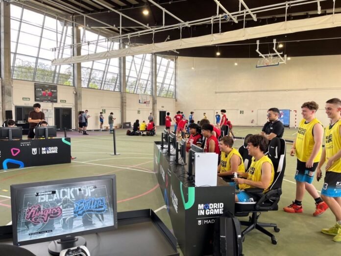 El deporte toma este fin de semana la plaza de Colón con un campeonato que une baloncesto y videojuegos
