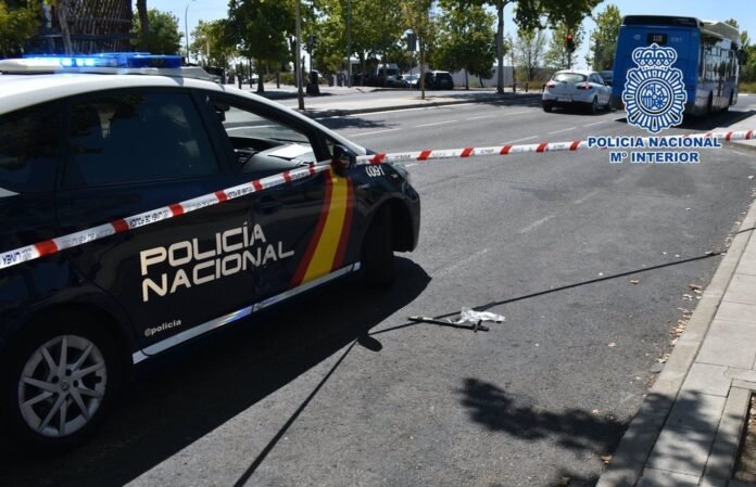 Detenidos tres pandilleros que intentaron matar a disparos y puñaladas a otro el pasado verano en Carabanchel Detenidos tres pandilleros que intentaron matar a disparos y puñaladas a otro el pasado verano en Carabanchel