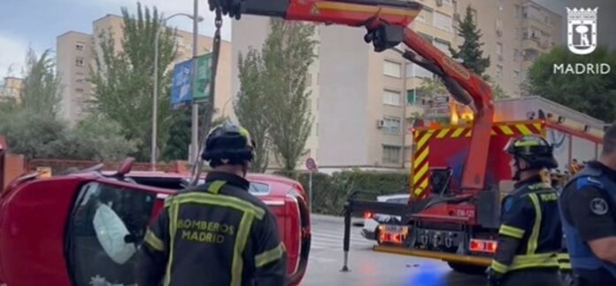 Dos aparatosos accidentes tráfico con heridos leves en Latina