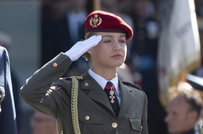 BOE publica la concesión de la Gran Cruz del Mérito Militar a la Princesa Leonor y su nombramiento como alférez alumna
