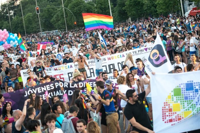 Los puntos arcoíris llegarán en el Orgullo a Callao