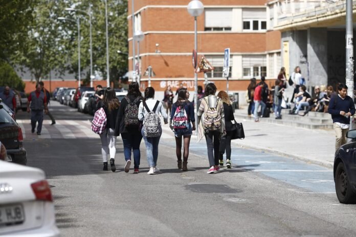 Luz verde a nuevas becas de 2.100 euros para alumnos que combinan sus estudios superiores con deporte de competición