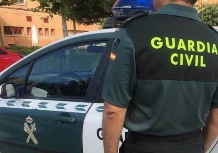 La Guardia Civil detiene a dos personas que portaban dos kilogramos de heroína en Pinto La Guardia Civil detiene a dos personas que portaban dos kilogramos de heroína en Pinto