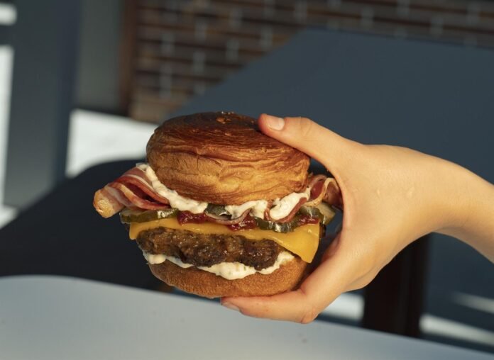 Burger King se alía con el madrileño Dabiz Muñoz para reforzar su apuesta por las hamburguesas 'premium'