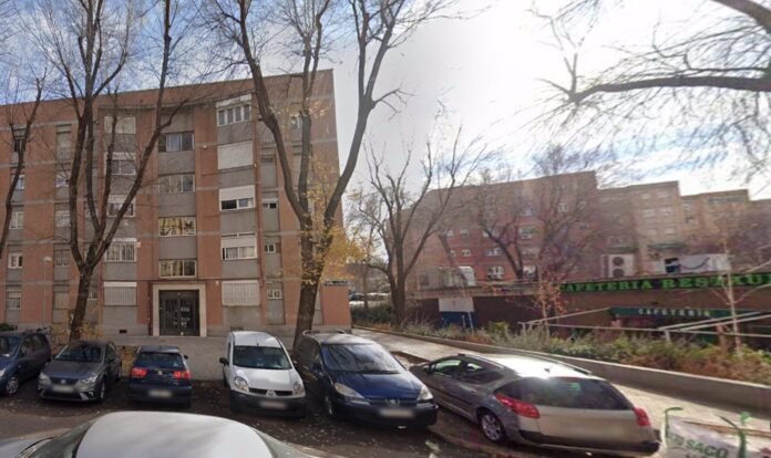 Un herido leve por arma blanca y siete detenidos en una reyerta entre dos grupos en La Elipa Un herido leve por arma blanca y siete detenidos en una reyerta entre dos grupos en La Elipa