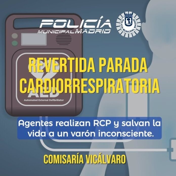 Policías salvan a un hombre que se tiraba por un balcón en Móstoles y a otro que sufrió un infarto en Madrid Policías salvan a un hombre que se tiraba por un balcón en Móstoles y a otro que sufrió un infarto en Madrid
