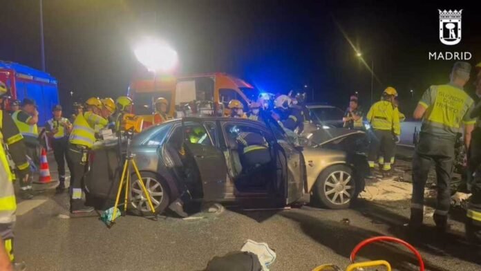 Sucesos.- El 'kamikaze' que impactó contra otro coche anoche en M-40 circuló más de 5 kilómetros en sentido contrario