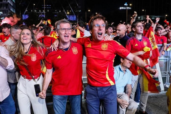 Ayuso y Almeida celebran la cuarta Eurocopa de España: