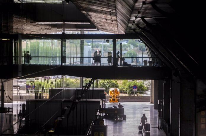 Detenidas cuatro personas por introducir bolívares venezolanos de forma irregular