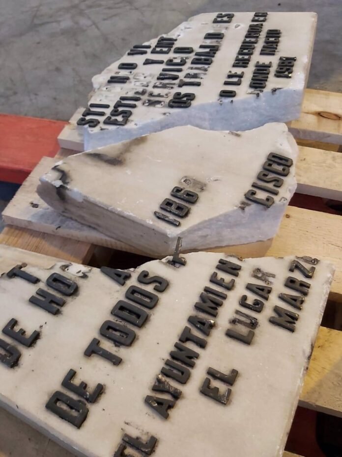 El PSOE vuelve a reclamar en el Pleno de Chamberí que se reponga la placa a Largo Caballero cumpliendo la sentencia