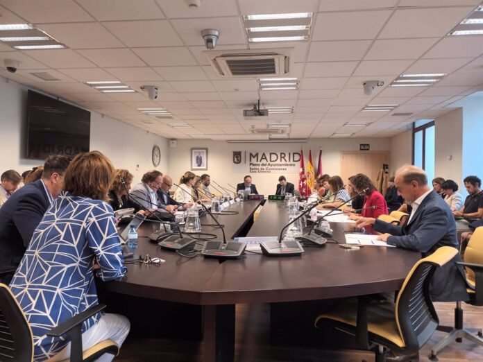 El escritor Jorge Volpi se pondrá al frente de Conde Duque tras la marcha a finales de año de su directora