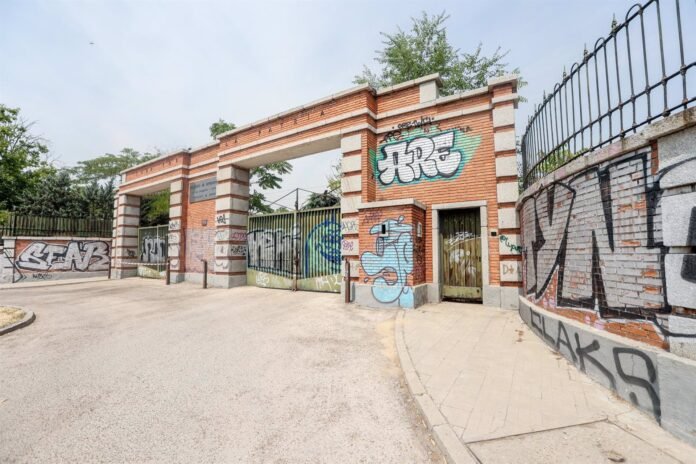 PP y PSOE, junto con Vox, aprueban el desbloqueo de la operación Campamento en Cibeles con el 'no' de Más Madrid