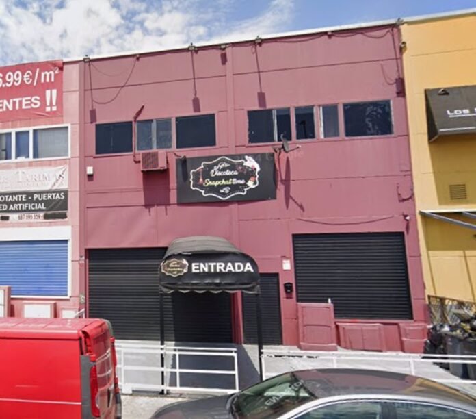 Empotra su coche contra una discoteca de Parla de la que le habían echado minutos antes, dejando dos heridos